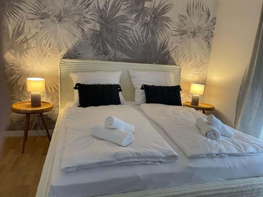 Grafschafft Angenehmes Wohnen - Ferienwohnung Mit 2 Schlafzimmern ピルナ エクステリア 写真